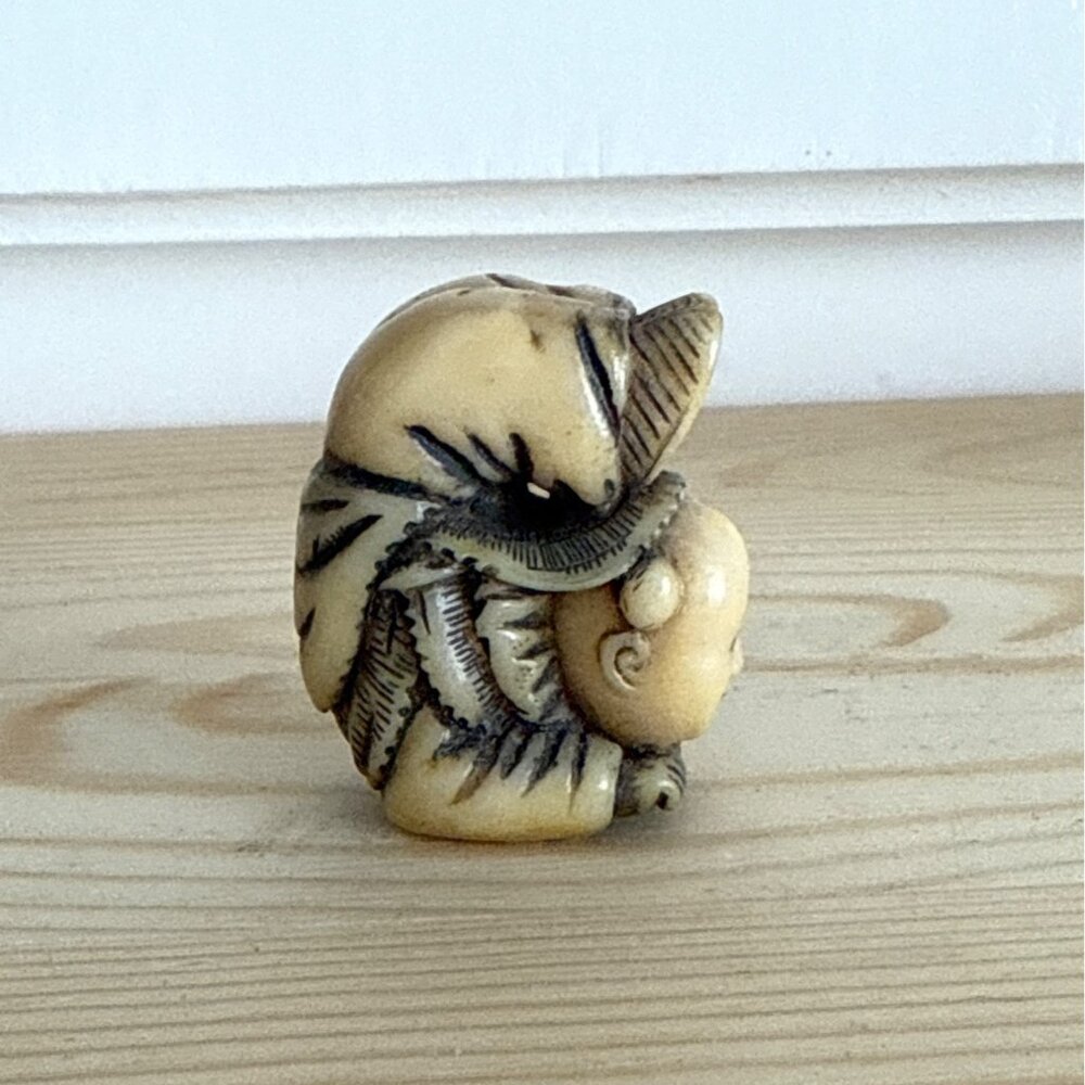 Carved Netsuke Monk Buddha Figurine Japanese Statue Miniture - Picture 2 of 5